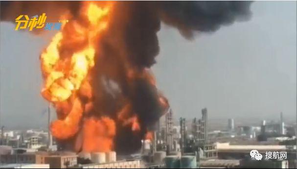 足球赌注软件_KARA具荷拉拍摄时尚手表海报 造型多变眼神澄澈(图3) 十大足球赌注软件排行榜