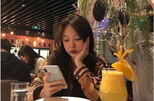 ‘十大足球赌注软件’美B52在克里米亚附近模拟轰炸演习俄苏27升空拦截